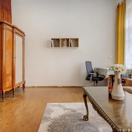 Vintage Charm In The Center Of *