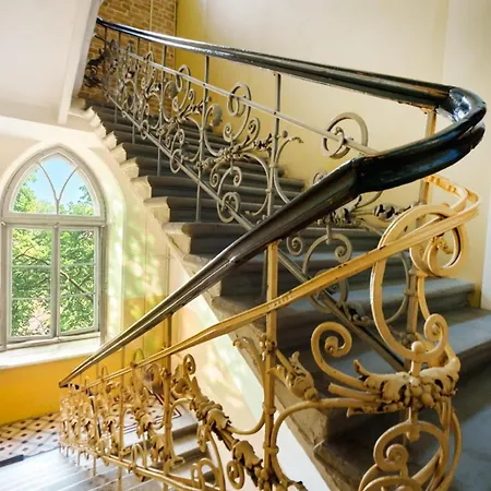 Vintage Charm In The Center Of Вільнюс