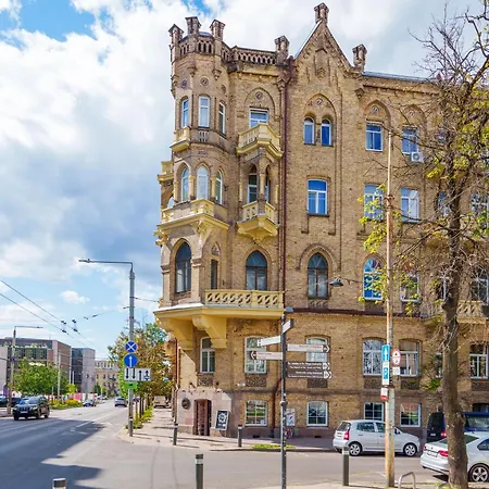 Vintage Charm In The Center Of